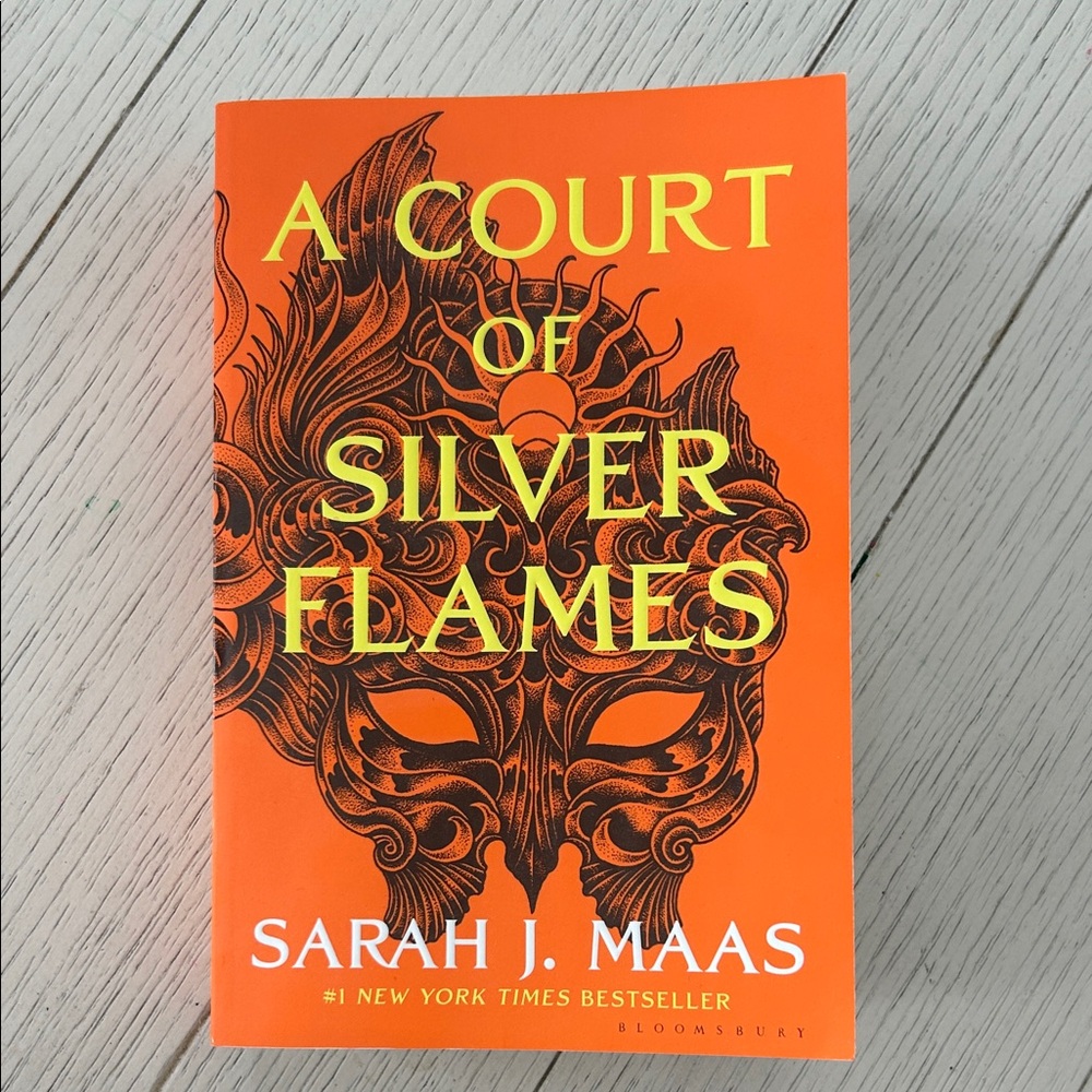 A Court of Silver Flames Book